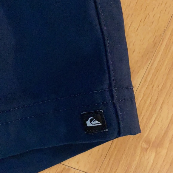 quicksilver board shorts - Picture 3 of 12